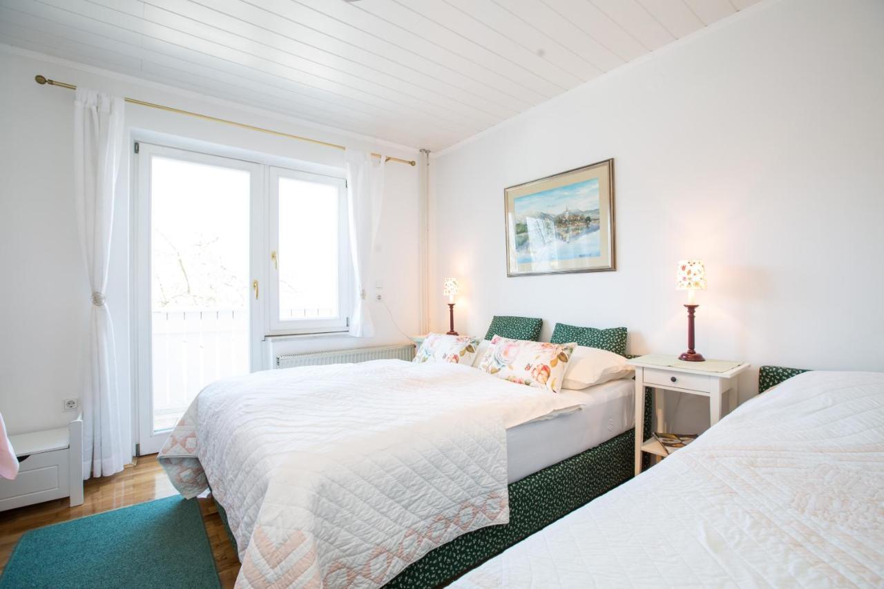 Bed & Breakfast Pletna A Double Lake-view *