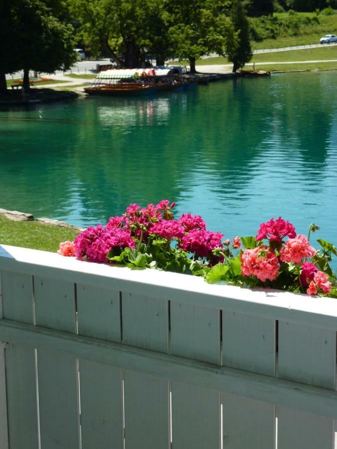 Pletna A Double Lake-view Bled