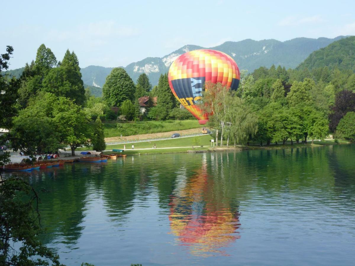 Pletna A Double Lake-view Bed & Breakfast
